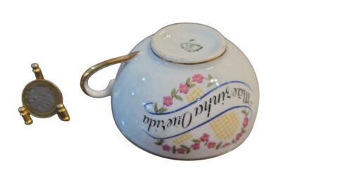 Antiga xícara de chá porcelana Mauá