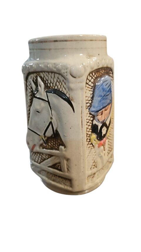 Antiga caneca, bela arte