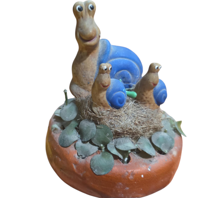 Escultura de cerâmica artesanal