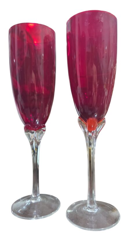 Elegantes taças de cristal com topo rubi. (valor unitário)