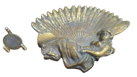 Antigo e belíssimo cinzeiro em bronze maciço, art noveau