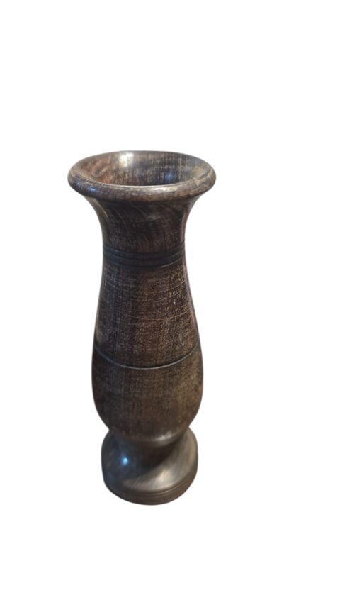 Antigo vaso em madeira de lei