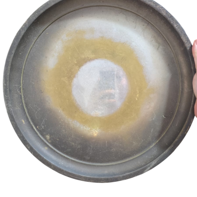 Grande e antiga salva, espessurada a prata