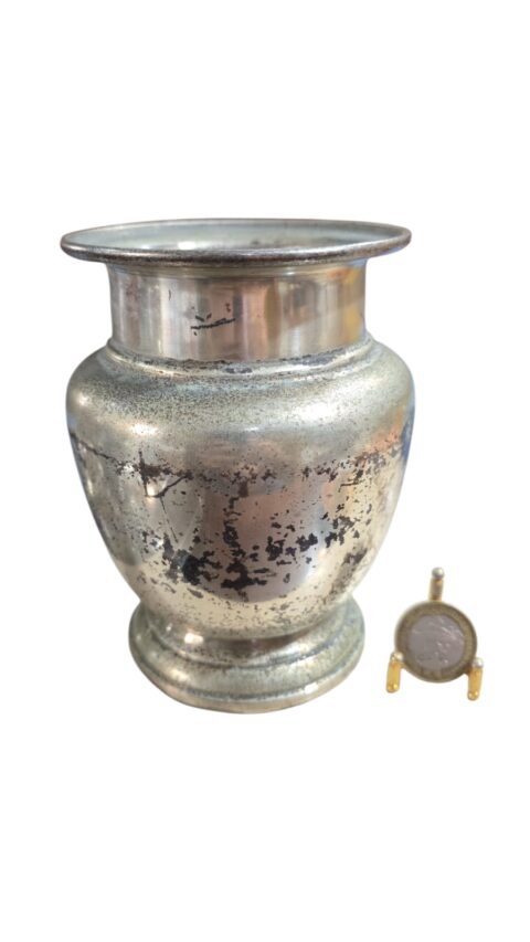 Antigo vaso indiano espessurado a prata