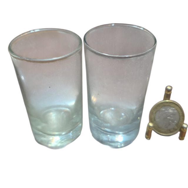 Par de antigos copos de cachaça