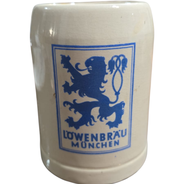 Antiga caneca da alemanha ocidental com belíssima arte