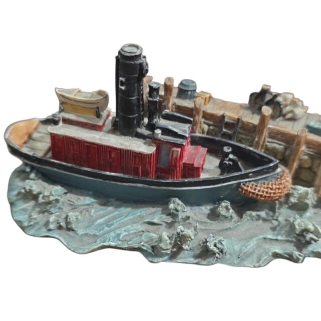 Escultura de barco em resina