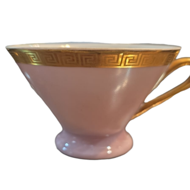 Xícara de chá porcelana Mauá, belas dourações