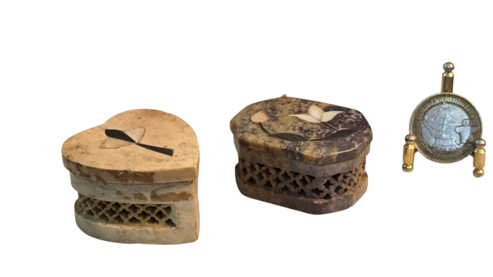 Par de belíssimos potiches indianos de pedra