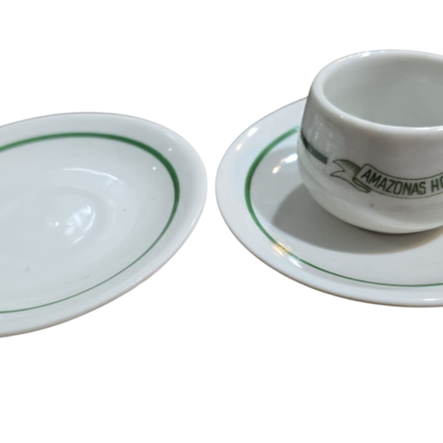 Xícara de café com dois pires, Amazonas Hotel, porcelana São Caetano