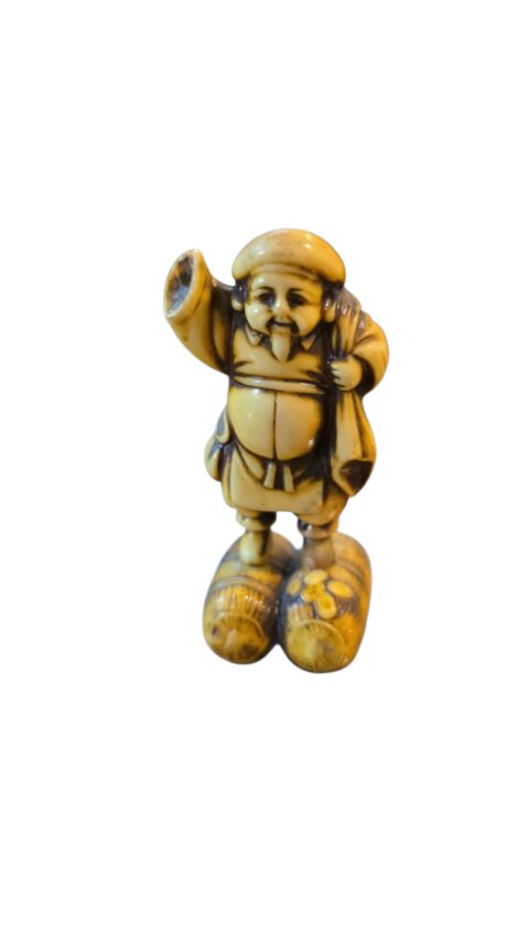 Antiga escultura oriental em galalite