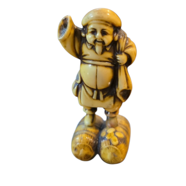 Antiga escultura oriental em galalite