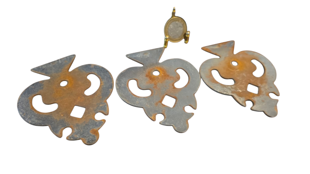 Trio de apliques antigos para móveis