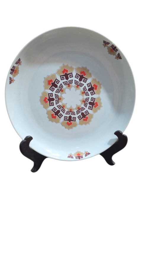 Antiga porcelana Schmidt, com belíssima arte