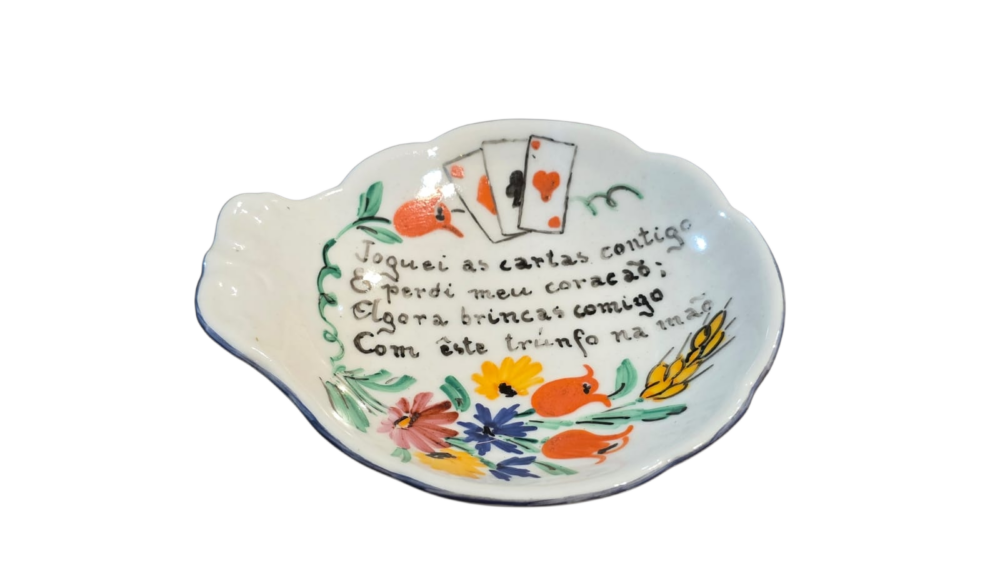 Antiga porcelana com mensagem romântica