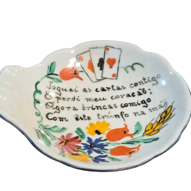 Antiga porcelana com mensagem romântica
