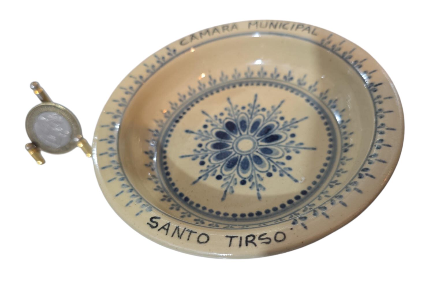 Antiga louça pintada a mão