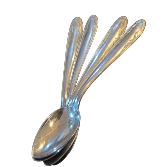Conjunto de antigas colheres inox com cabo cinzelado