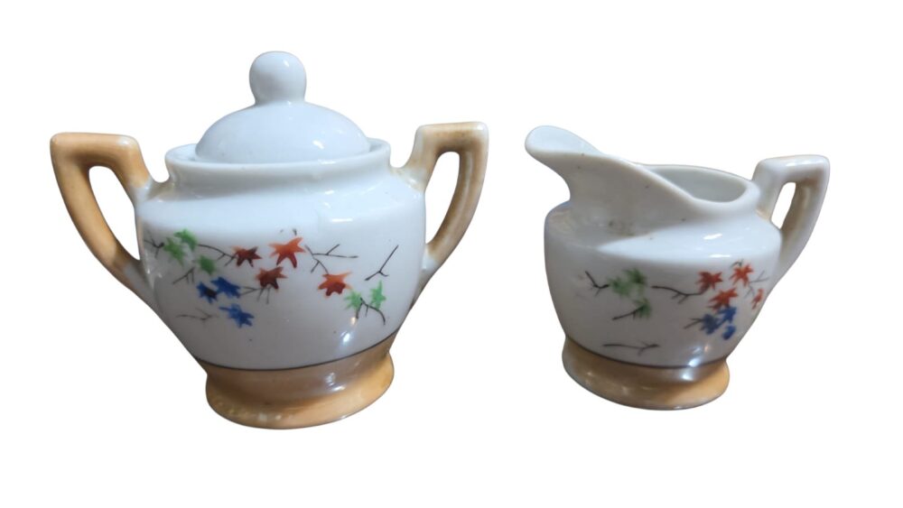 Par de porcelana oriental com arte pintada a mão