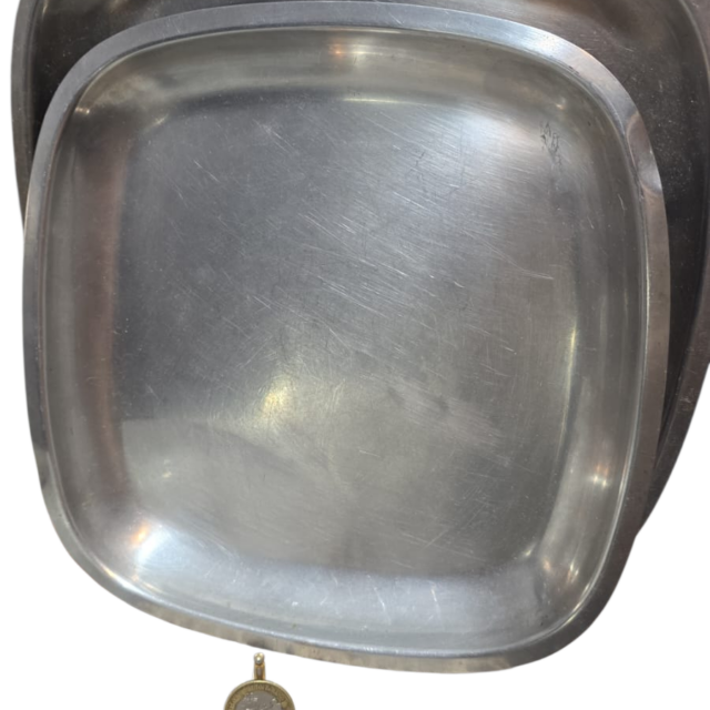 Par de antigas bandejas quadradas inox