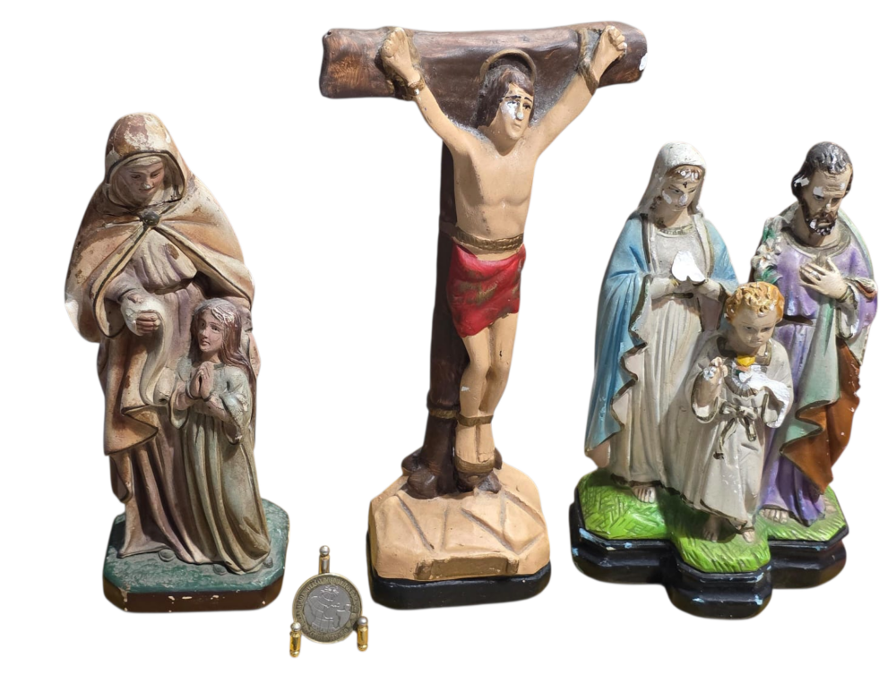 Trio de imagens religiosas de gesso