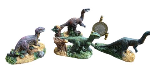 Quarteto de dinossauros de resina