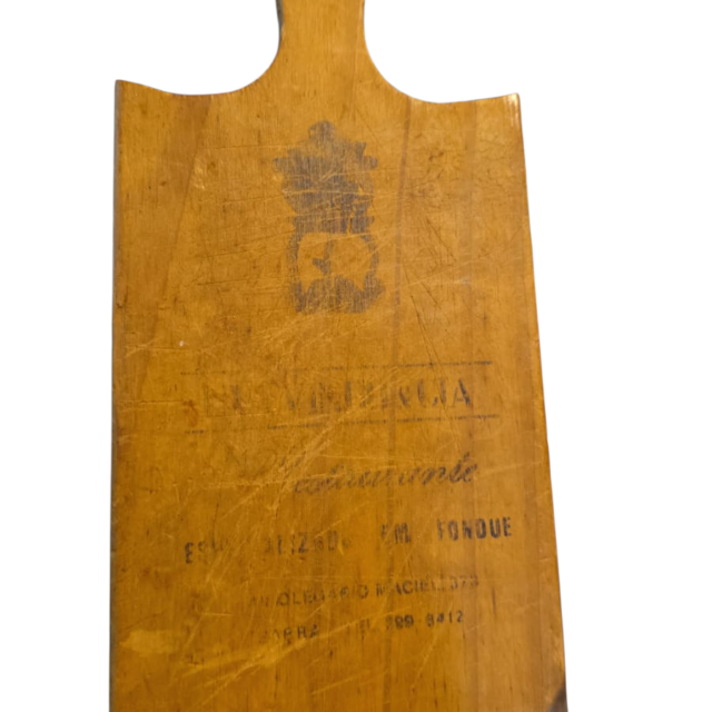 Antiga tábua de madeira