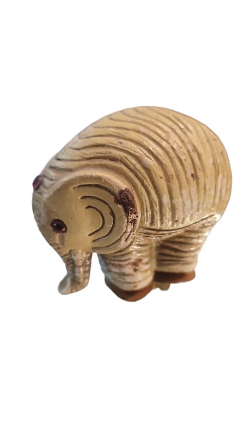 Antigo elefante em gesso esmaltado