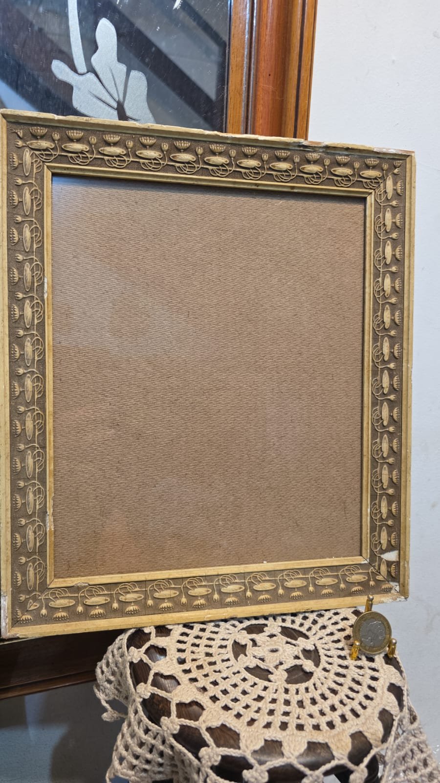 Bela, antiga e grande moldura ricamente ornamentada com bela arte - Imagem 2