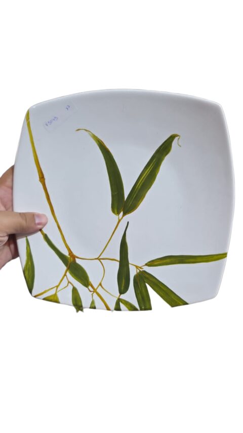 Prato de bolo com figura de bambu