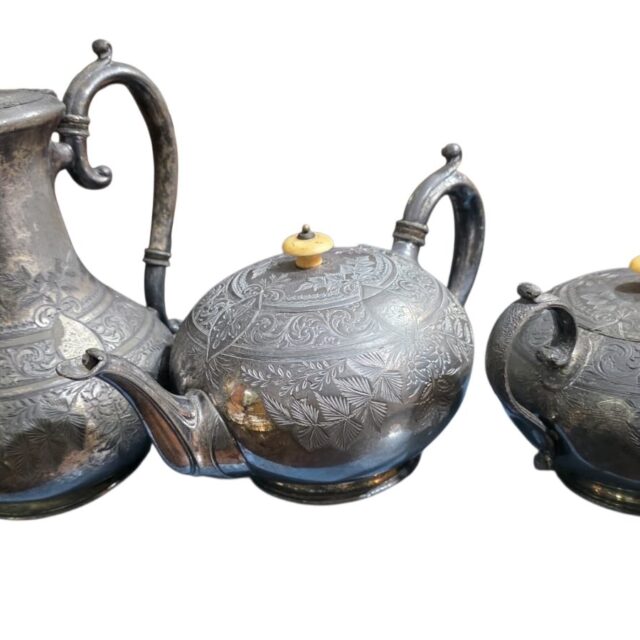 Incrível conjunto britânica ricamente cinzelado com belíssima arte, século XIX