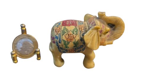Belo elefante de resina