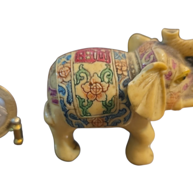 Belo elefante de resina