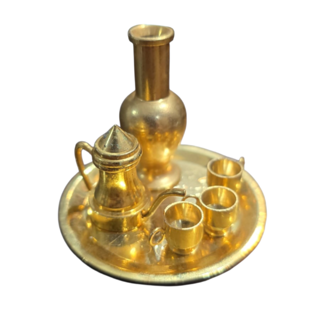 Miniaturas em dourado meta