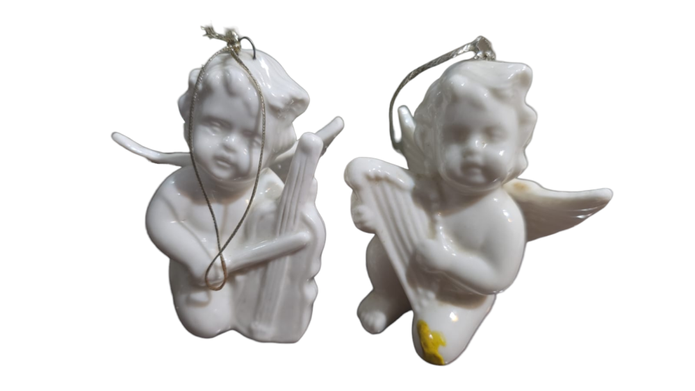 Par de anjos de pendurar de porcelana