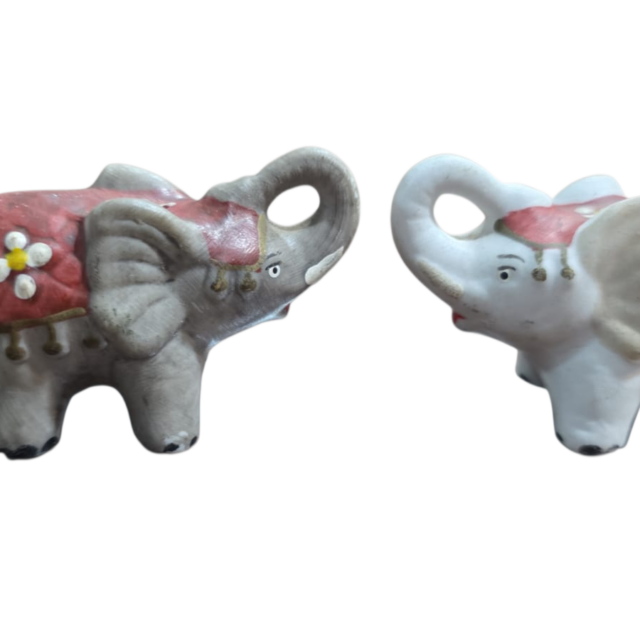 Par de elefantes de porcelana pintados a mão