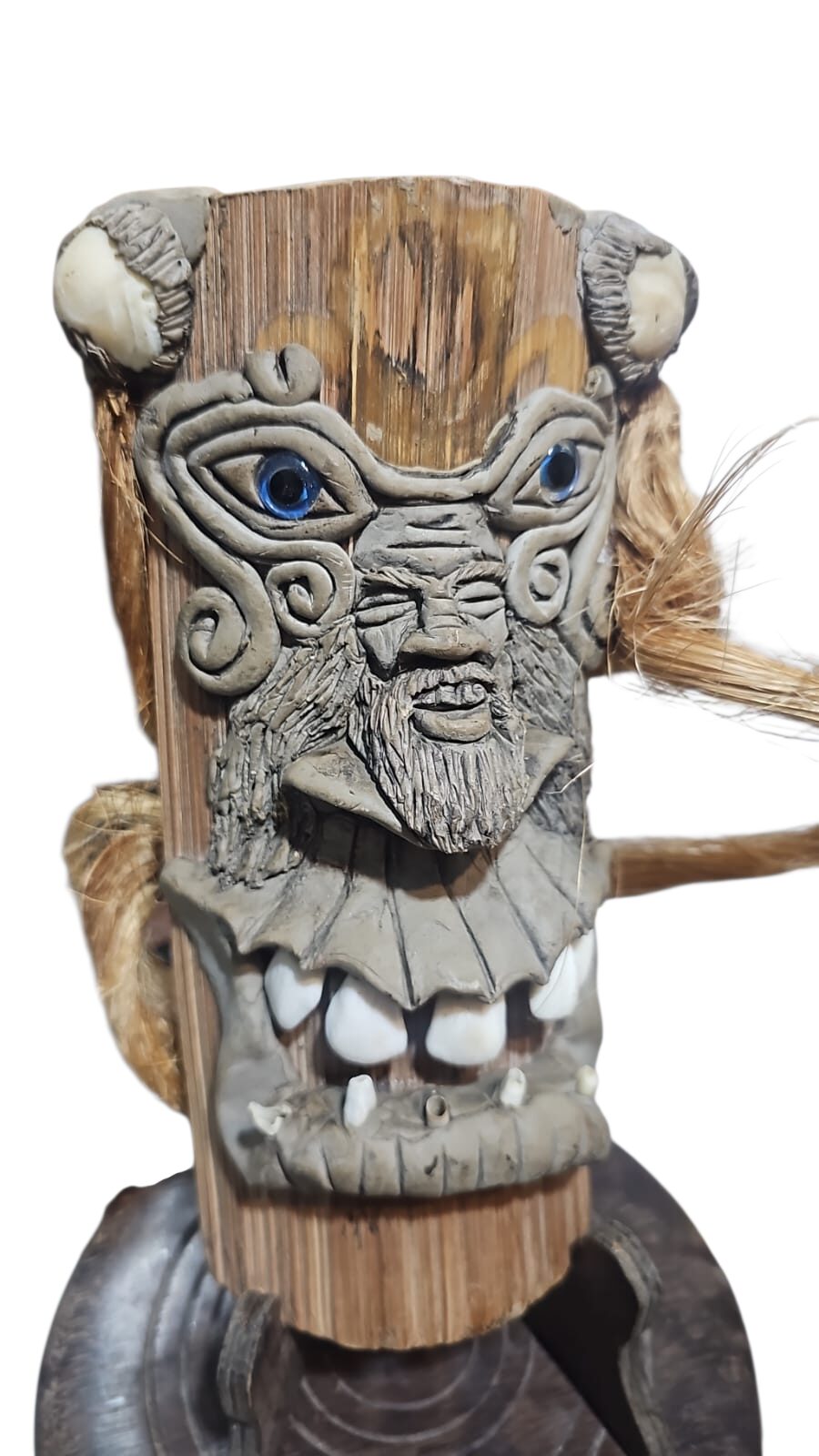 Máscara tribal feita a mão