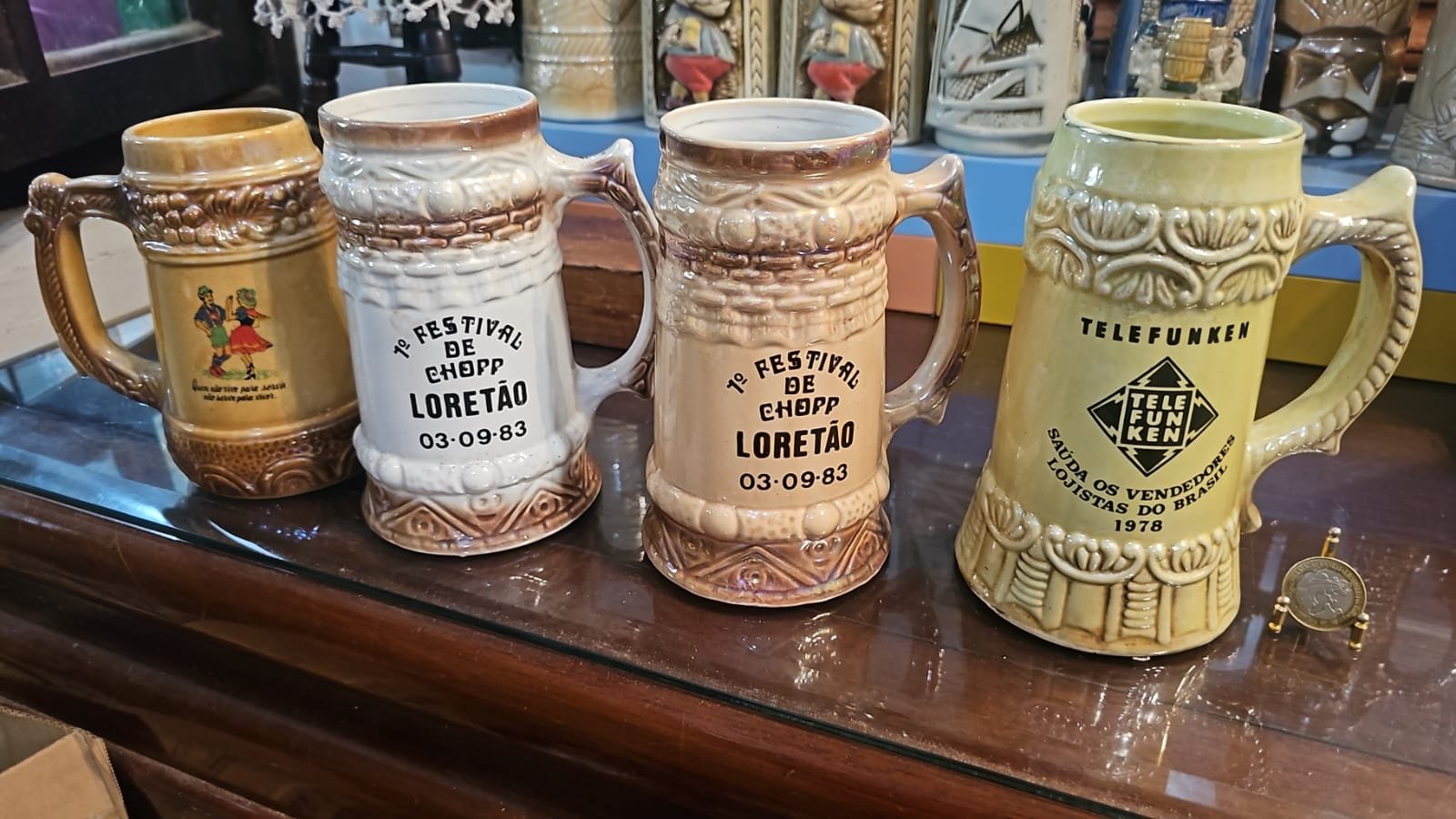 Conjunto de antigas canecas grandes - Imagem 2