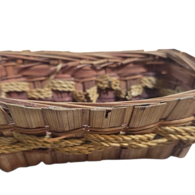 Antiga cesta artesanal