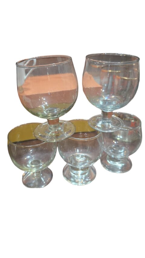 Cinco taças feitas à mão de cristal