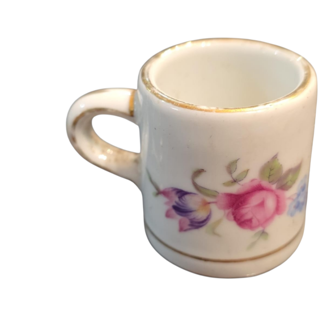 Antiga canequinha de porcelana
