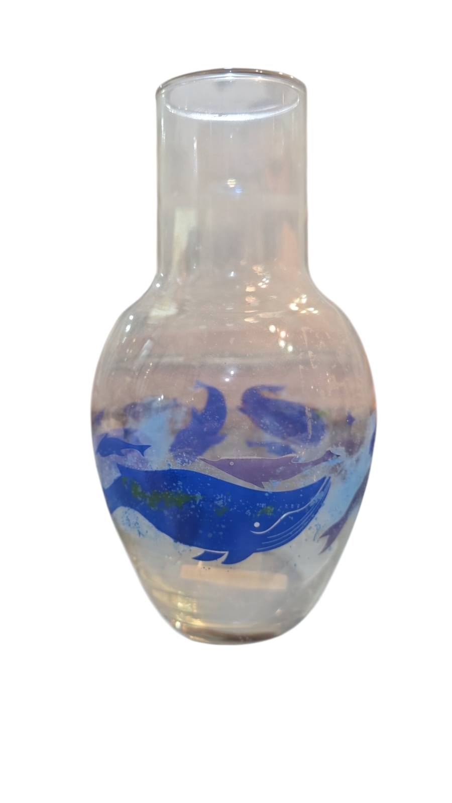 Vaso de vidro com arte de baleias