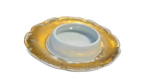 Manteigueira ou molheira de porcelana