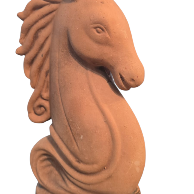 Belo busto de cavalo em cerâmica