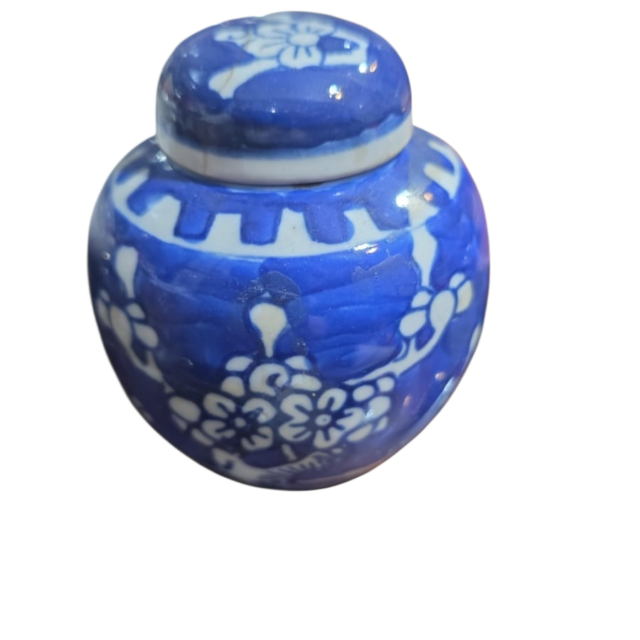 Pequeno vaso com tampa de porcelana