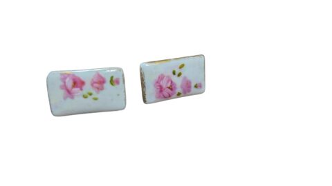 Par de brincos de porcelana pintados a mão
