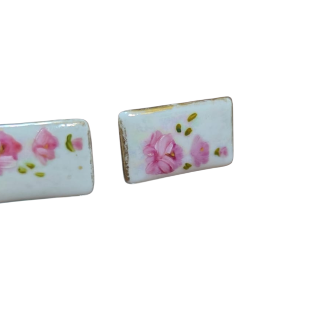 Par de brincos de porcelana pintados a mão
