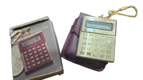 Antiga e rara calculadora miniatura Logitech