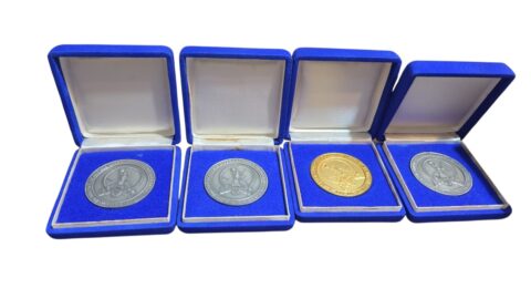 Medalhas da Academia Internacional de Letras. (valor unitário)