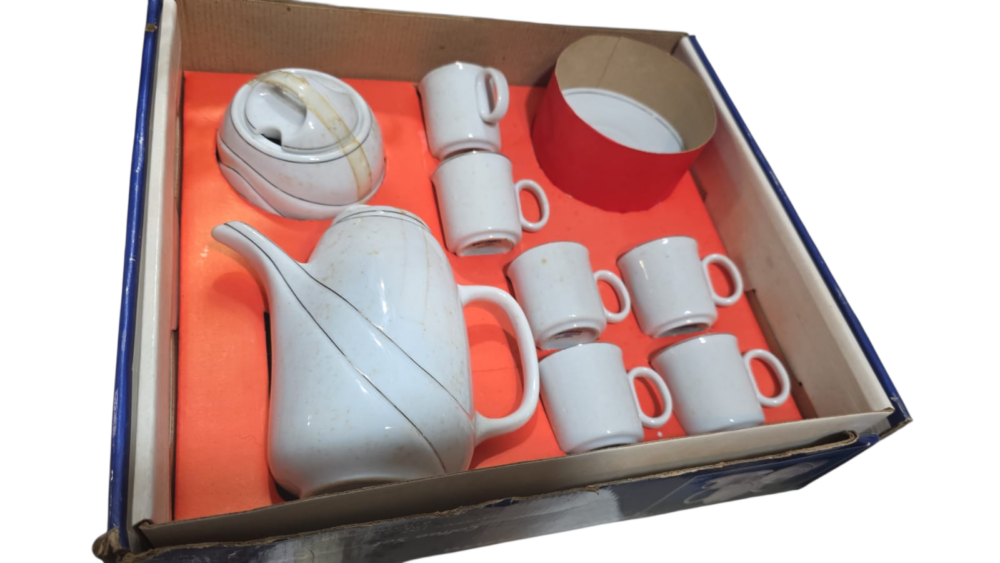 Conjunto de café completo, na caixa original, Porcelana Veracruz